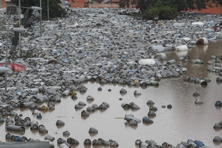 Flooding forecast to worsen in Brazil's south, where many who remain are poor