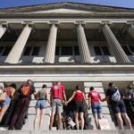 After school shooting, Tennessee lawmakers not expected to take up gun control in special session