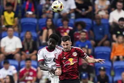 Red Bulls extend unbeaten run at home to 12 games with 3-0 win over Toronto FC