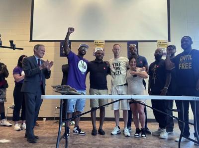 People with felony convictions can now vote in Minnesota; secretary of state celebrates