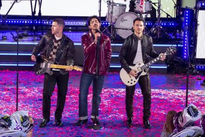 Jonas Brothers surprise 'Camp Rock' fans at Toronto bar trivia