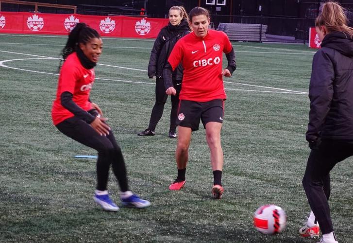 Sophie Schmidt set for Canada farewell alongside longtime friend Christine Sinclair