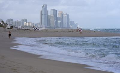 ‘People are panicking’: Snowbirds rush to sell Florida homes as loonie tanks