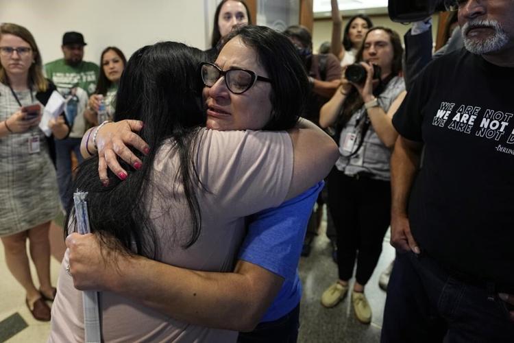 Stalled gun bill advances in Texas after new mass shootings