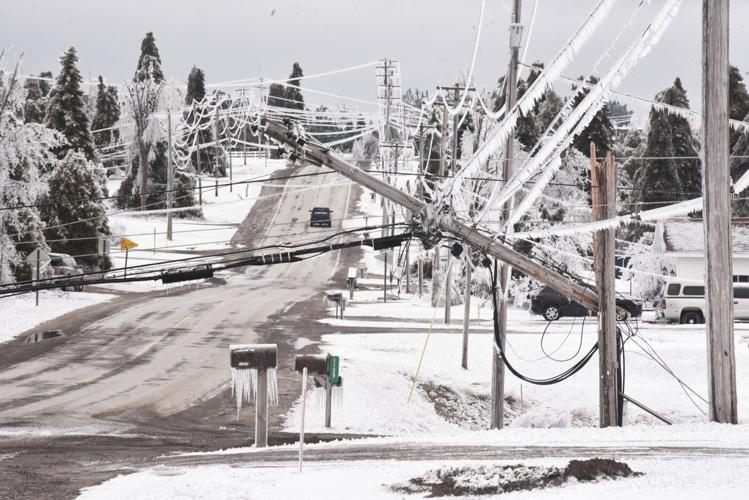 Northern Michigan -- no stranger to wild weather -- tries to cope with days of no power