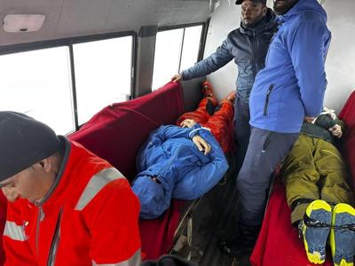 Kashmir avalanche kills 2 Polish skiers; 21 people rescued