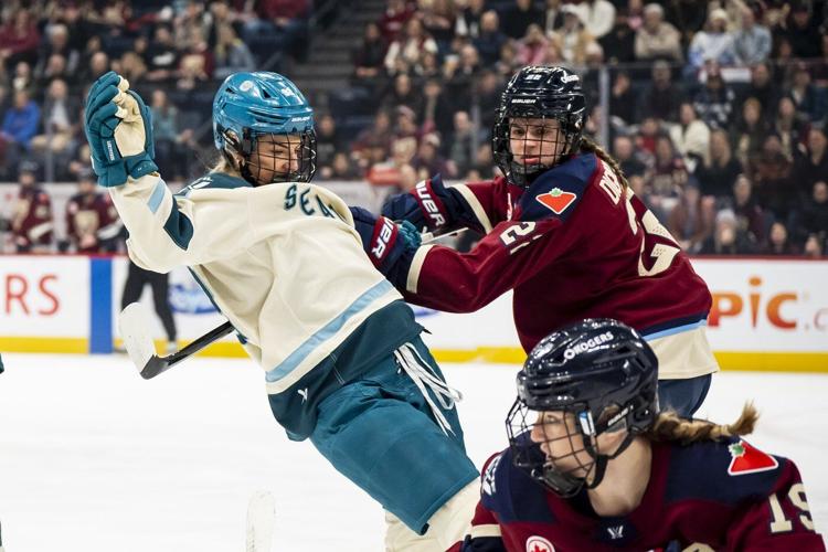 Laura Stacey lifts Victoire over last-place Torrent 4-1 without Poulin