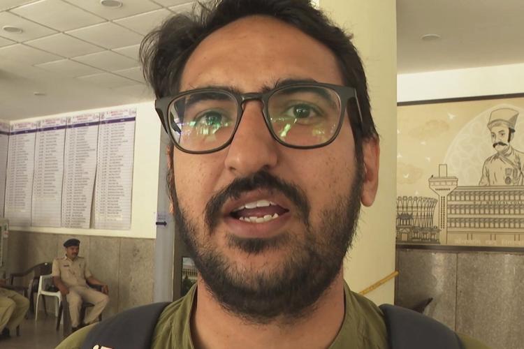 A plane crashed on a doctors' hostel in India. Those who survived began treating the injured