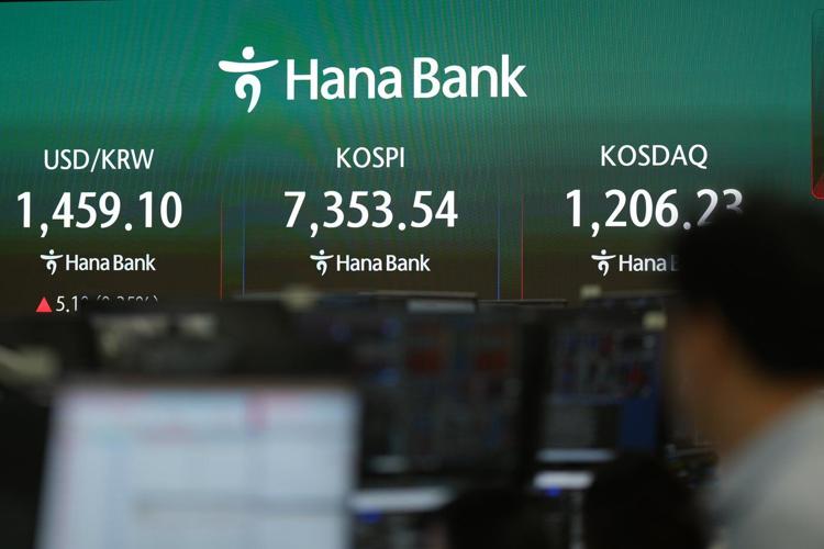 Asian stocks fall and oil prices climb after attacks imperil the ceasefire with Iran