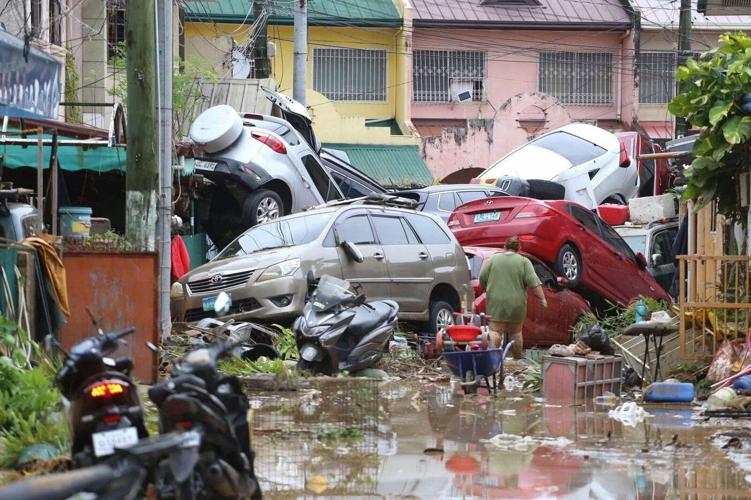 Photos show the impact of Typhoon Kalmaegi on the Philippines
