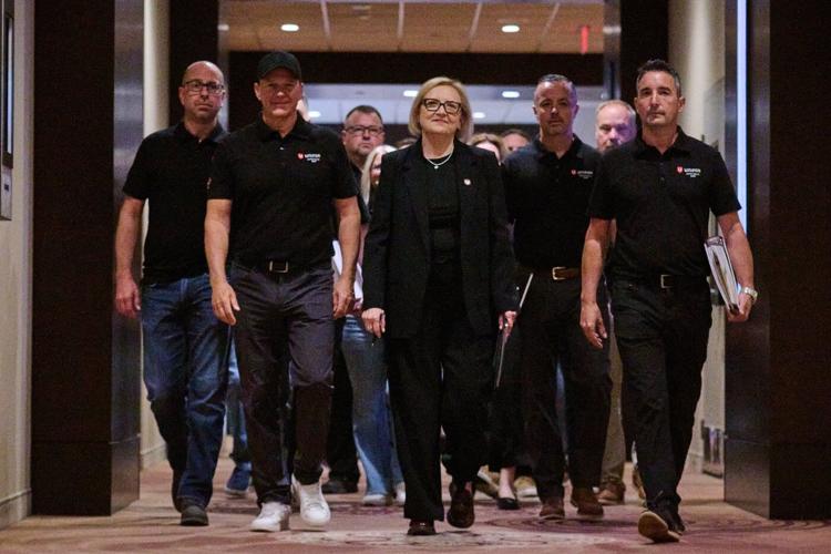 Ford, autoworkers' union kick off contract talks as CUSMA cloud hangs over sector