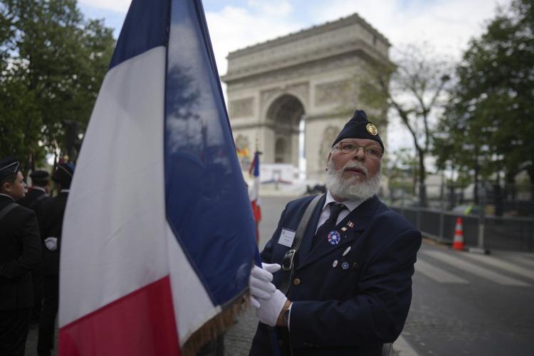 PHOTO COLLECTION: France VE Day