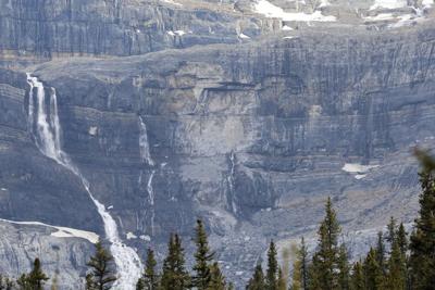 Search to continue for missing hikers after rockfall at Banff ɫֱ Park