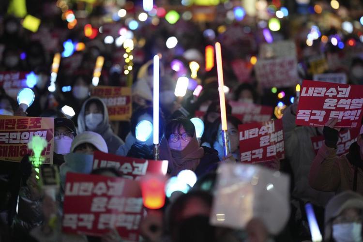 South Korea's top 2 police chiefs detained over enforcement of martial law