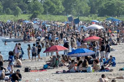 Toronto, parts of southern Ontario heat under heat warning