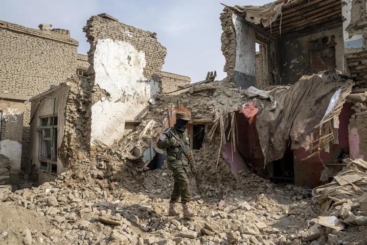 Taliban forces kill 3 IS members in raid on Kabul building