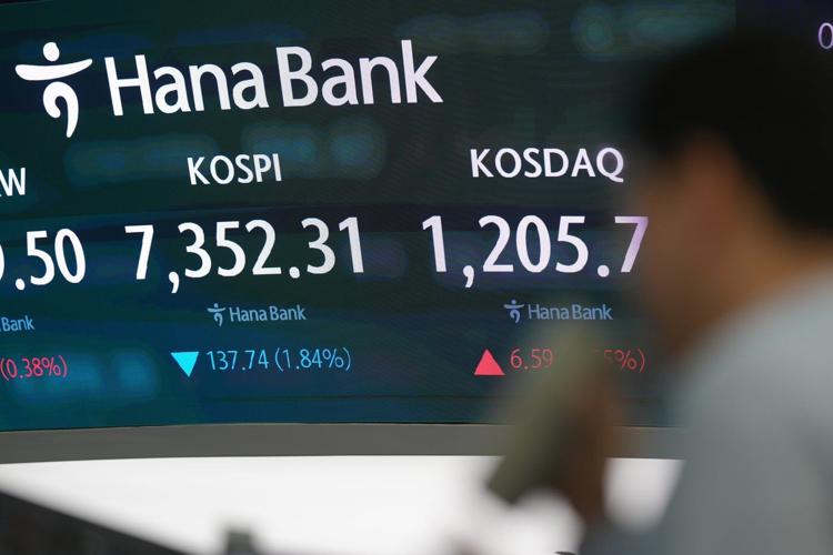 Asian stocks fall and oil prices climb after attacks imperil the ceasefire with Iran