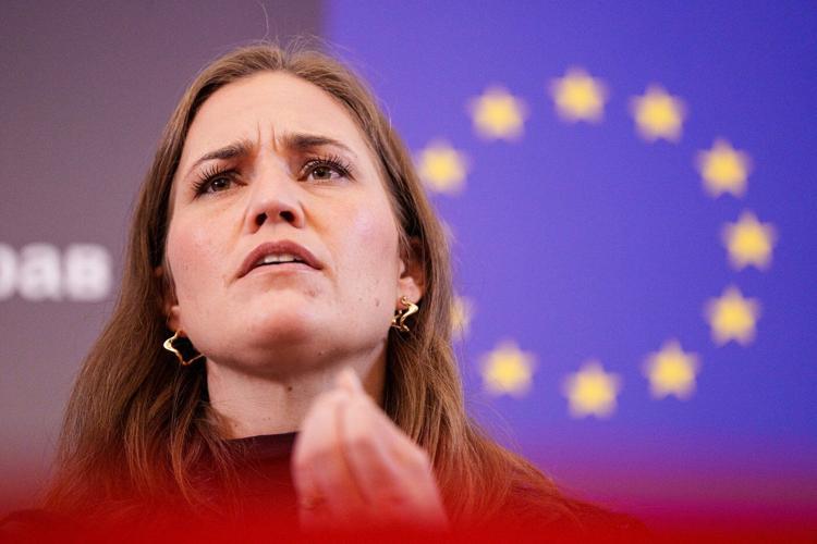 EU pushes Ukraine membership bid forward despite Hungary's objections