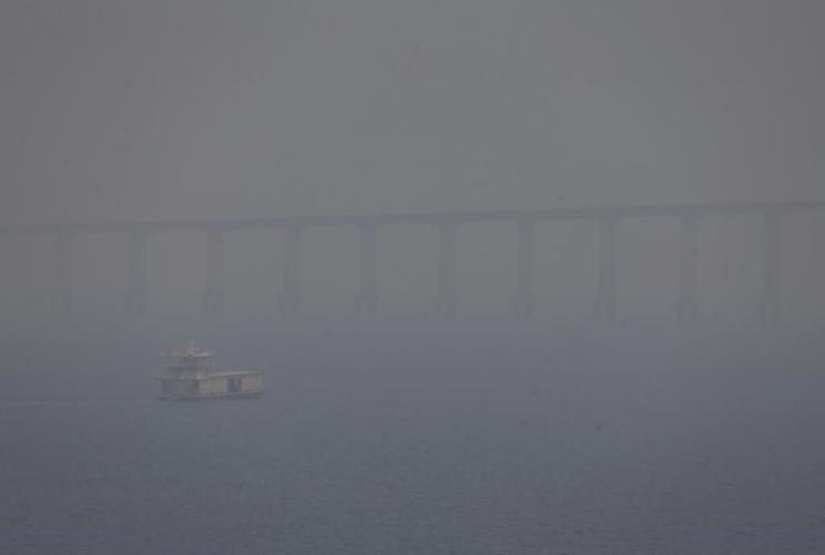 In a rare event, fire smoke covers Brazil's capital, prompting federal response