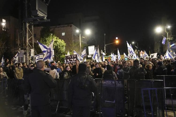 Opposition to Netanyahu's legal plan mounts after protests