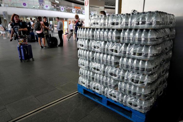 Taking to social media to complain about hot subway rides? You're not alone, study says