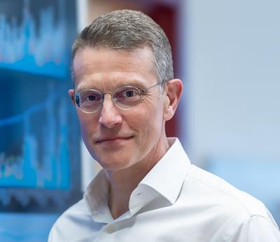 His work started with worms: Researcher who helps personalize cancer treatments wins Killam Prize