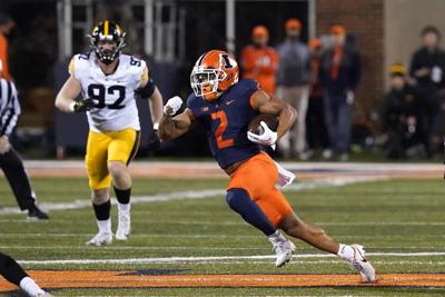 Illinois running back Brown wins Cornish Trophy as top Canadian in NCAA football