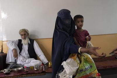 Le Canada bloque encore l'aide vers l'Afghanistan, déplorent des ONG