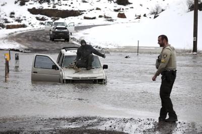 3 people die in Arizona after being caught in floodwaters