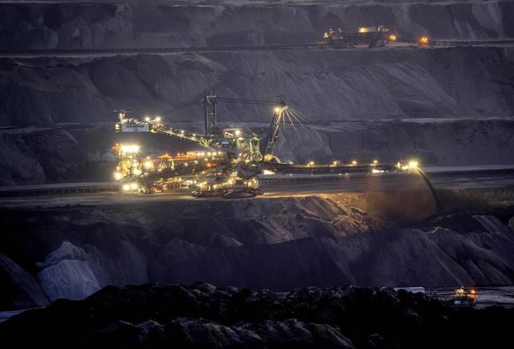 War fallout, aid demands overshadow climate talks in Egypt