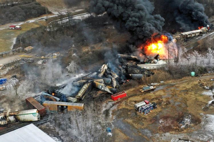 Apply safety rules to more trains carrying flammable cargo, lawmakers urge