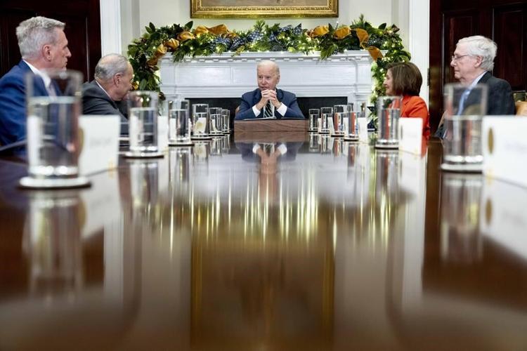 Biden hosts congressional leaders on lame-duck sprint