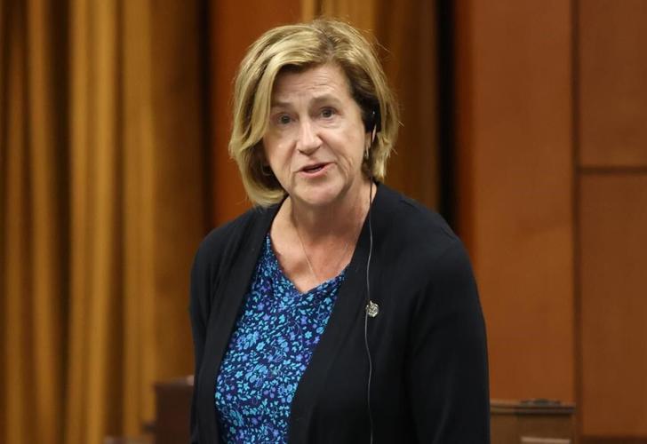Cabinet shuffle expected Wednesday as ministers announce they won't seek re-election