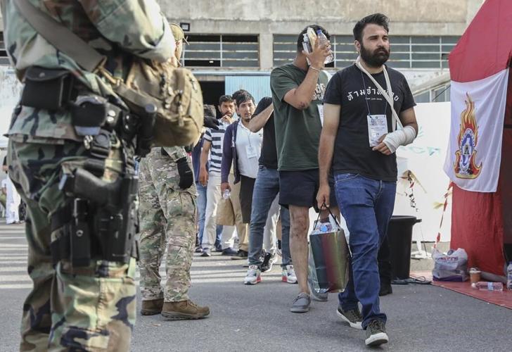 Greece's search for hundreds of migrants feared dead in shipwreck enters final day