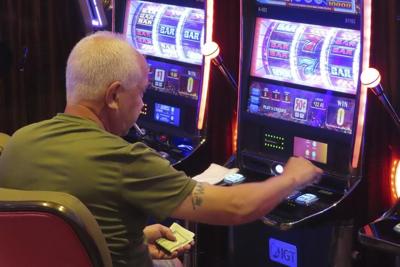 Dealers with cancer beg for Atlantic City casino smoking ban