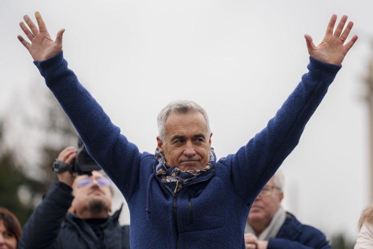 Tens of thousands of anti-government protesters hold rally ahead of Romania's election rerun