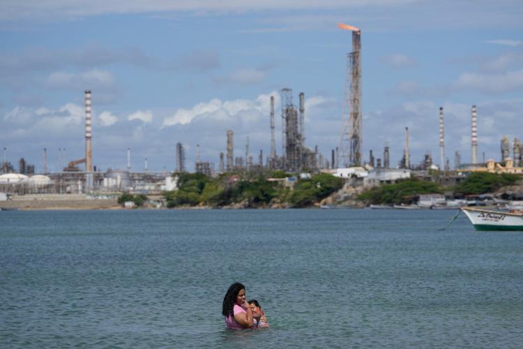 Photos show daily life along Venezuela’s oil coast after Maduro’s capture