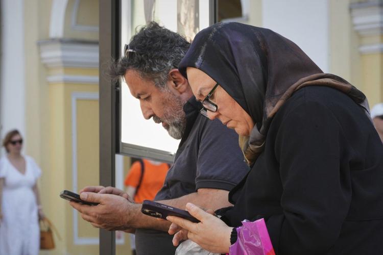 Disruptions of cellphone internet links in Russia are spreading