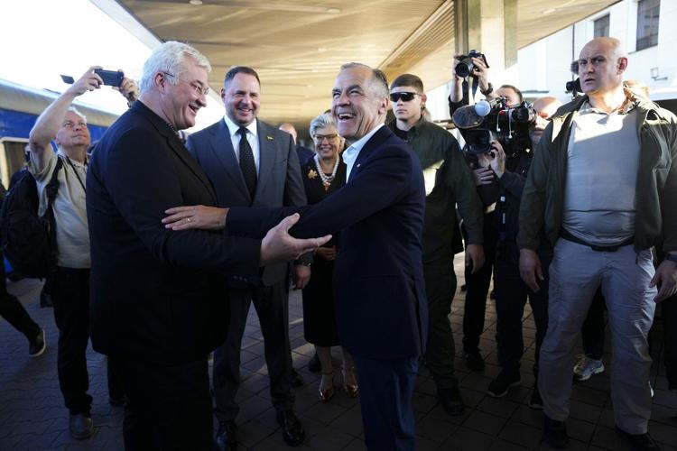 Carney delivers message of solidarity in Ukraine on its Independence Day