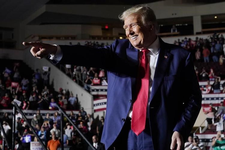 Trump's campaign finances are strained as legal peril mounts