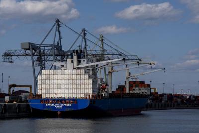 Montreal port to award Gold-Headed Cane to captain of first ship of 2026
