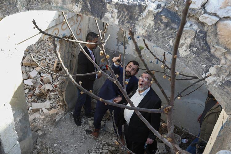 Syrian Jews' homecoming brings hope for reconstruction and a permanent return after decades in exile