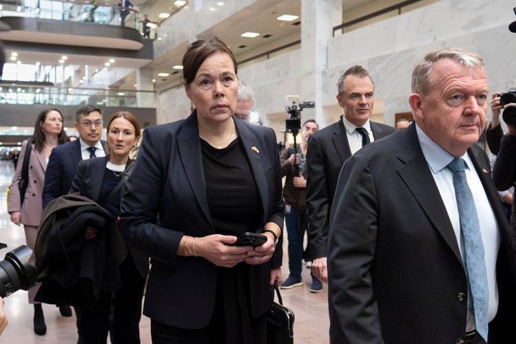 European troops arrive in Greenland as talks with US highlight 'disagreement' over island's future