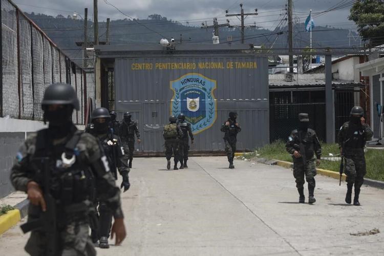 Honduras adopts El Salvador-style tactics in anti-gang crackdown on prison inmates