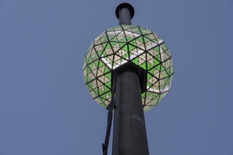 Times Square ball takes final test for New Year's Eve