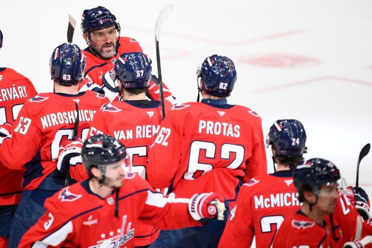 Ovechkin response to fans' request for 1 more year: 'I'll think about it'