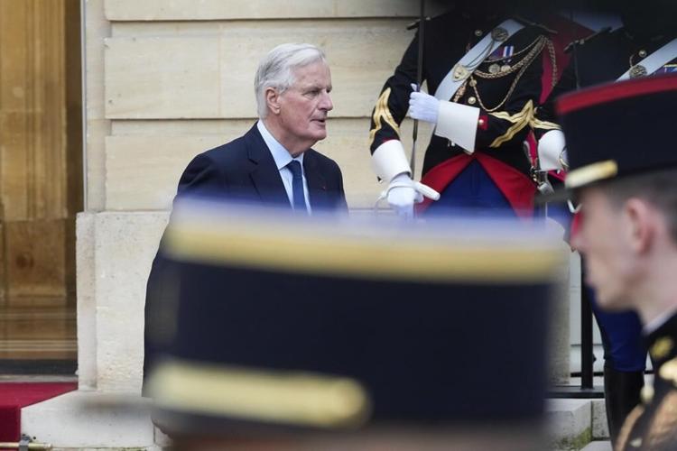 France's new government meets first time to discuss budget and migrant issues