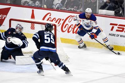 Winnipeg Jets capture franchise-first Presidents' Trophy despite 4-1 loss to Oilers