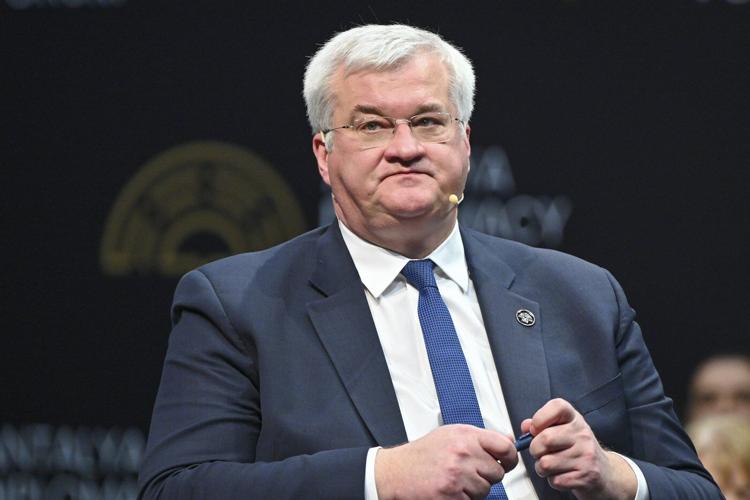 Russia and Ukraine accuse each other of failing to pause strikes after US envoy leaves Moscow