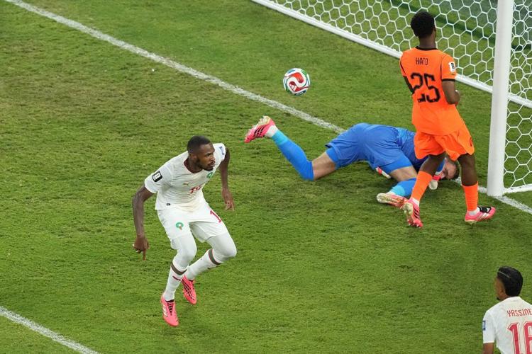 Netherlands and Morocco head to extra time tied at 1-1 in World Cup Round of 32